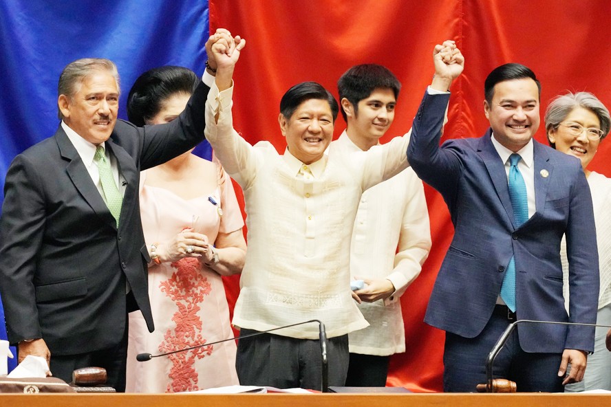 Ông Ferdinand Marcos Jr. tuyên thệ nhậm chức Tổng thống thứ 17 của Philippines