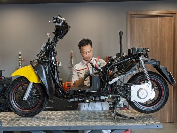 kham pha bi an ben trong lop vo vinfast vento s