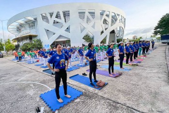 Kiên Giang: Gần 400 vận động viên, hội viên hưởng ứng Ngày Quốc tế Yoga
