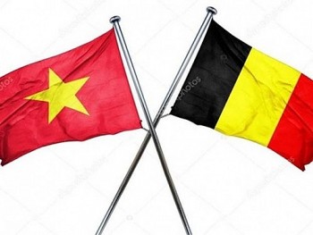 nhom nghi si huu nghi viet bi da bat dau chuyen tham lam viec tai vuong quoc bi