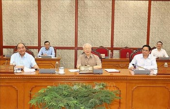 tong bi thu nguyen phu trong chu tri hop bo chinh tri ban bi thu xem xet nhung van de noi bat