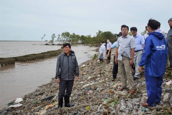 ca mau hon 100 m de bien tay bi sat lo