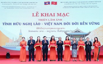 Triển lãm ảnh "Tình hữu nghị Lào - Việt Nam đời đời bền vững"