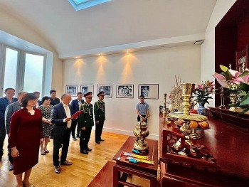 gap mat tri an ky niem ngay thuong binh liet si tai phap
