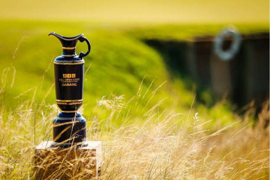 can canh chiec cup doc dao cua giai brg open golf championship da nang 2022