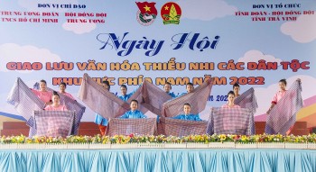 hon 200 thieu nhi dan toc thieu so khu vuc phia nam giao luu van hoa tai tra vinh