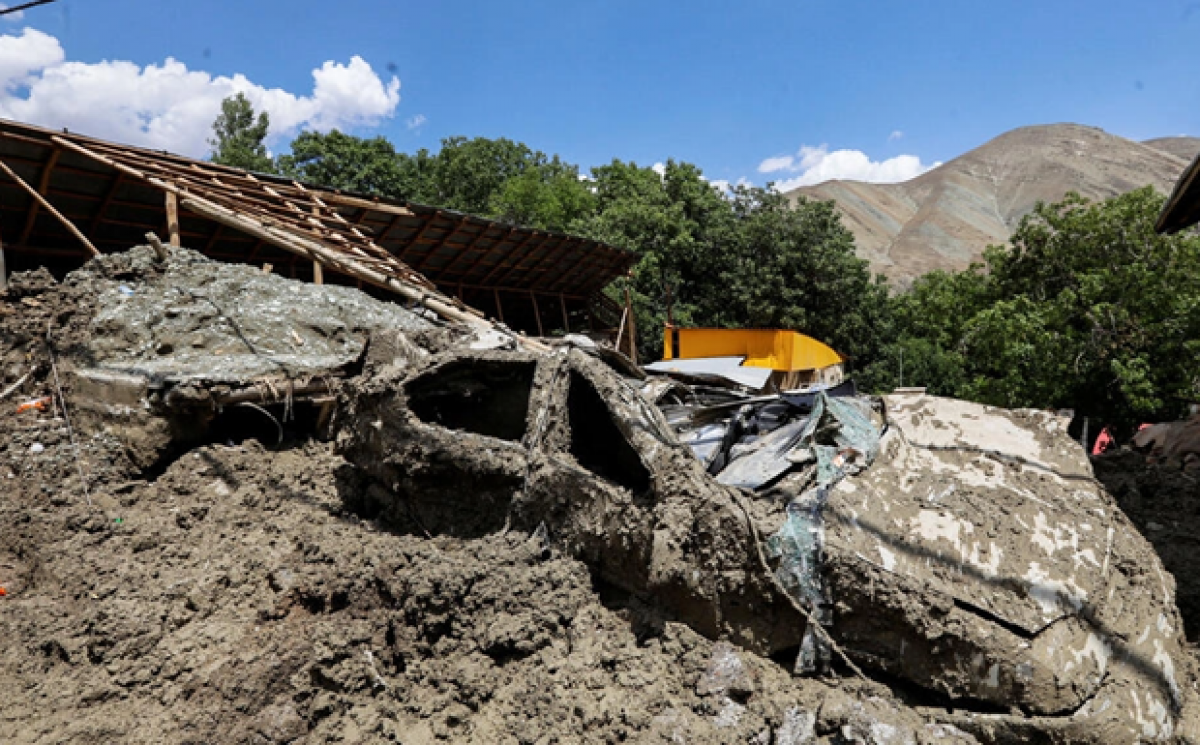 chu tich nuoc nguyen xuan phuc gui dien tham hoi ve tinh hinh lu lut tai iran