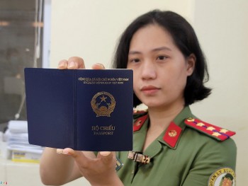 Tây Ban Nha tạm ngừng cấp visa cho hộ chiếu Việt Nam mẫu mới