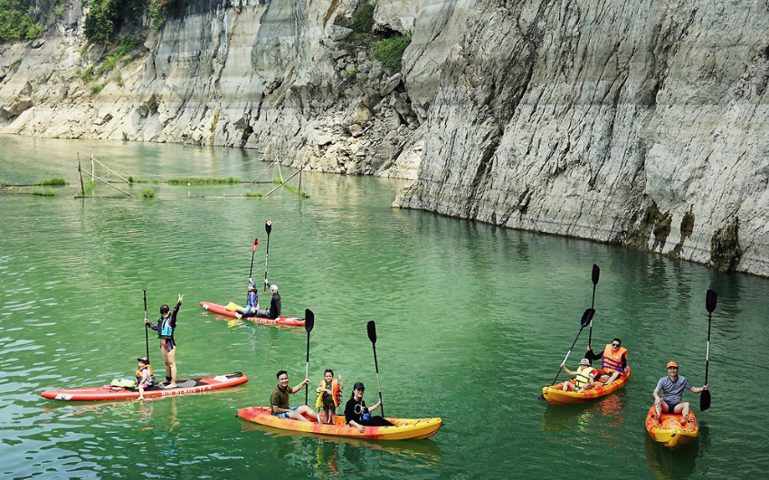 kayak va sup tren ho ba be