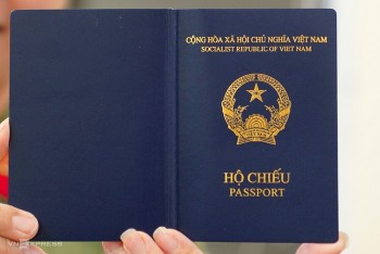 tay ban nha cong nhan ho chieu moi cua viet nam