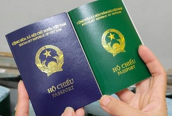 Mỹ khuyến cáo bổ sung nơi sinh vào phần bị chú hộ chiếu mẫu mới