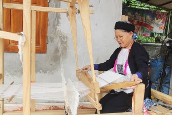 Lào Cai: Nghề dệt của người Dao họ được công nhận là di sản văn hóa phi vật thể quốc gia