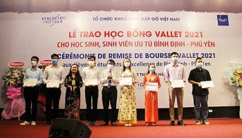 hon 3 ty dong hoc bong vallet cho hoc sinh sinh vien uu tu ha tinh quang binh quang tri