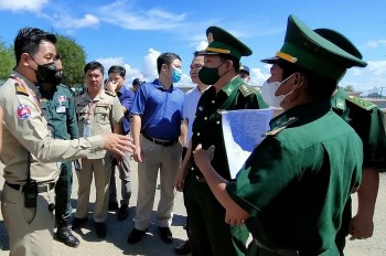 dua 89 cong dan viet nam tu campuchia ve nuoc an toan