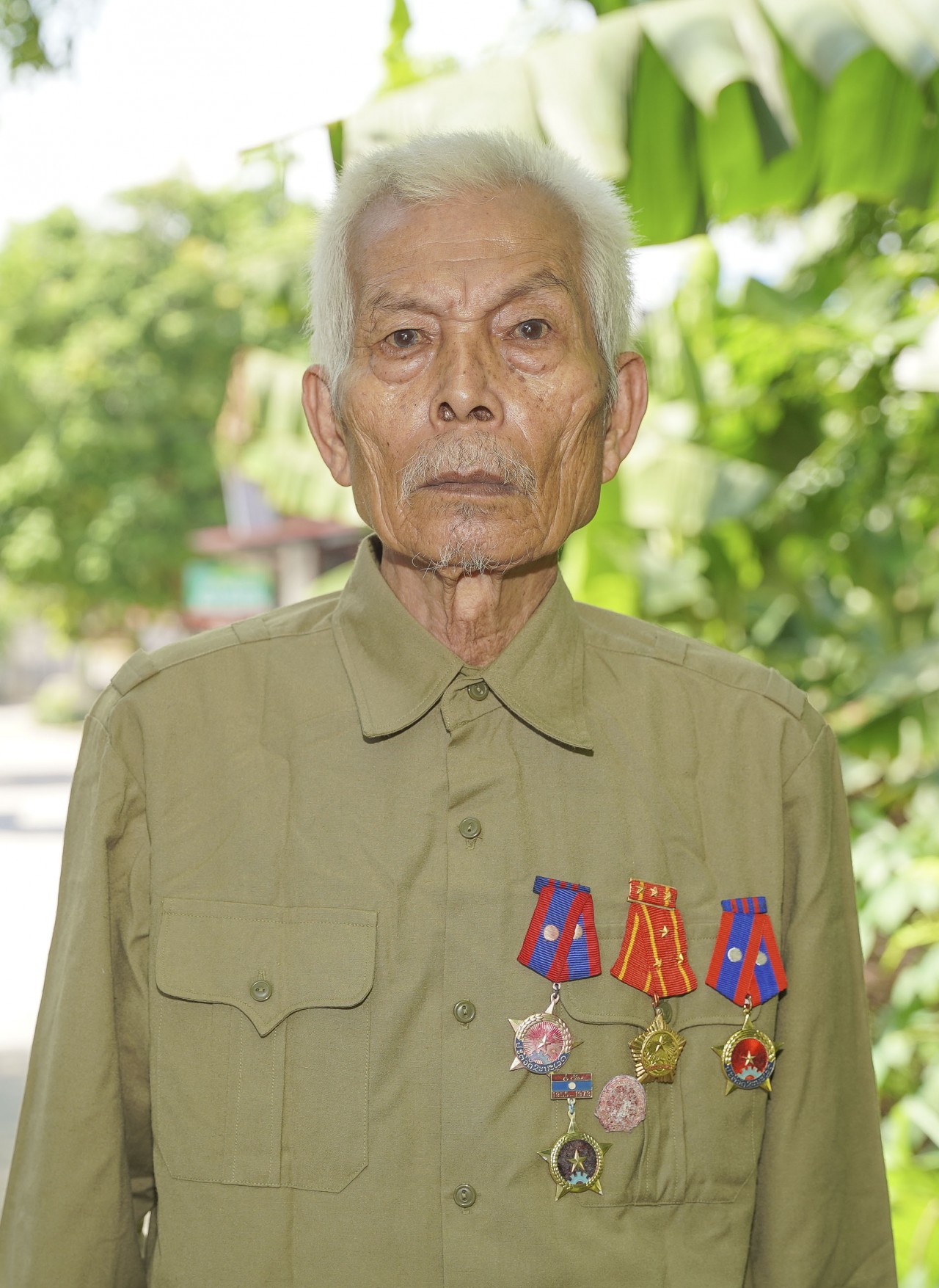 Những huân huy chương sờn màu của người lính lái xe Đoàn 959 Những huân huy chương sờn màu của người lính lái xe Đoàn 959