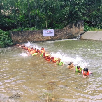 world vision viet nam mo lop tap boi cho hoc sinh yen bai