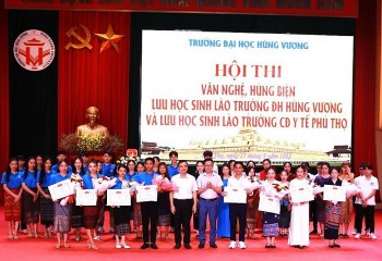 soi noi hoi thi van nghe hung bien luu hoc sinh lao tai tinh phu tho