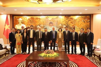 phat trien hon nua quan he giua ha noi voi cac dia phuong cua italia