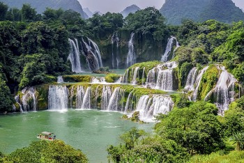 nhieu hoat dong hap dan tai le hoi du lich thac ban gioc nam 2022