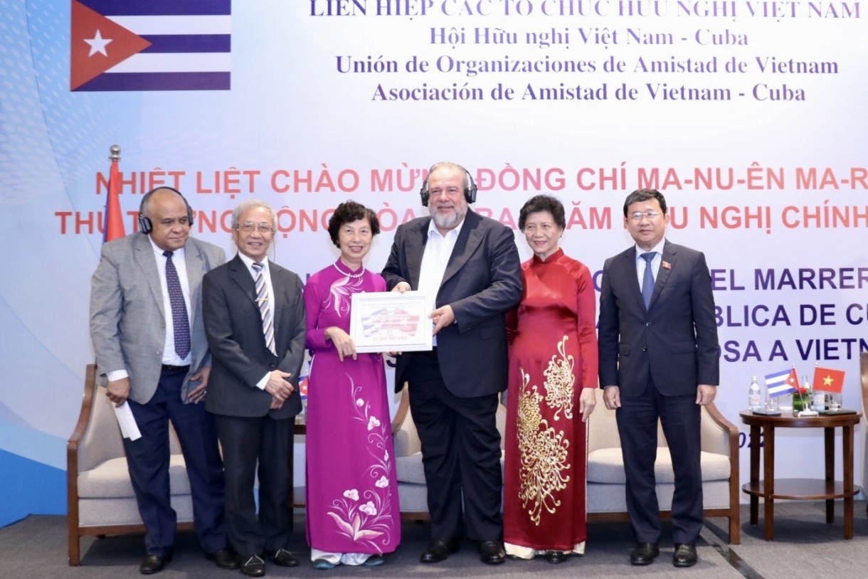Cựu du học sinh Việt Nam và tình yêu với Cuba