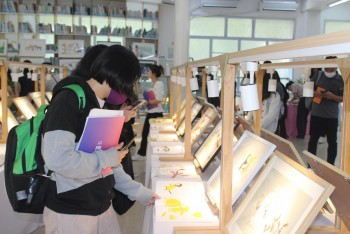 50 tác phẩm được trưng bày tại triển lãm truyện tranh và tranh vẽ thiếu nhi Việt - Hàn 2022