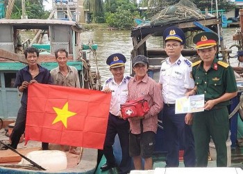 trao tang co tu thuoc y te cho ngu dan kien giang ca mau