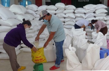 Hơn 100 nghìn tấn gạo dự trữ quốc gia đã được xuất cấp để hỗ trợ người dân