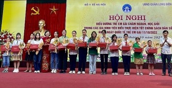 ha noi bieu duong 100 tre em nhan ngay quoc te be gai 1110
