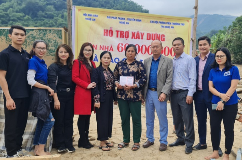 gan 90 trieu dong ho tro nguoi dan vung lu huyen bien gioi ky son nghe an