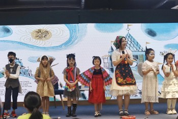 ra mat truyen tho israel danh cho doc gia nho tuoi