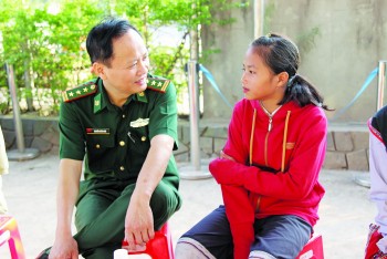 bo nuoi em la linh cu ho