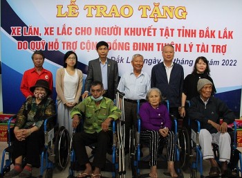 dak lak tang gan 190 phuong tien xe lan xe lac khung tap di cho nguoi khuyet tat