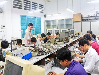 hoc sinh truong nghe phai hoc 3 mon bat buoc