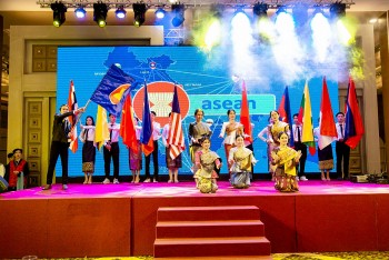 giao luu van hoa lien hiep cac to chuc huu nghi cac tinh thanh mien dong nam bo mo rong