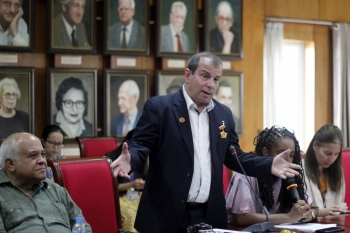 den viet nam chung toi thay nhu dang o nha