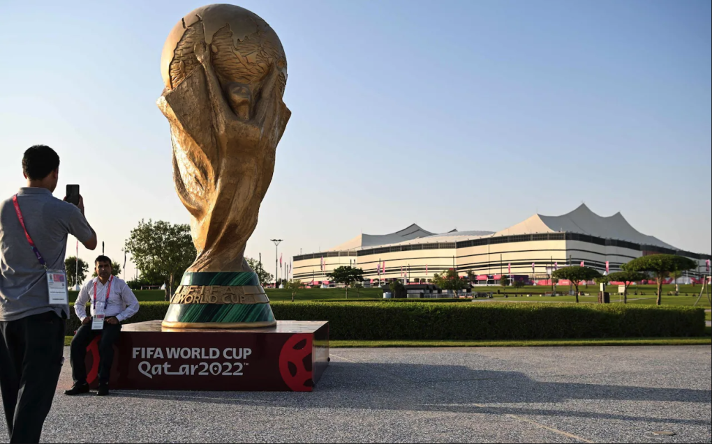 world cup 2022 tran dau giua bong da va chinh tri