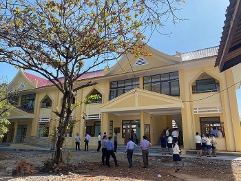 tp da nang ban giao truong hoc huu nghi 7 ty dong cho hoi nguoi viet nam tinh champasak lao