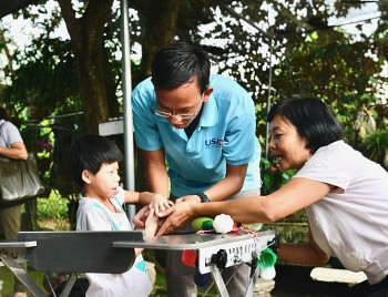 Hoa Kỳ và Việt Nam phối hợp cải thiện chất lượng sống cho trẻ khuyết tật