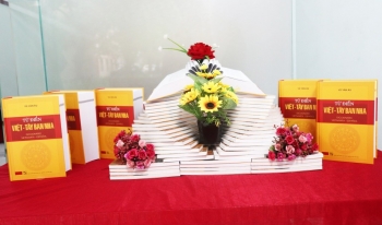 quang ba tu dien viet tay ban nha dau tien o viet nam