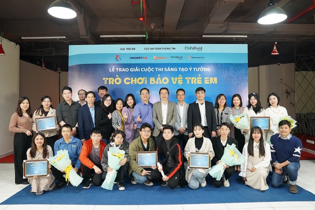 Trao giải cuộc thi Sáng tạo ý tưởng trò chơi "Trò chơi bảo vệ trẻ em".