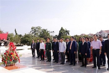 nguoi viet o lao tuong niem ngay sinh chu tich lao kaysone phomvihane