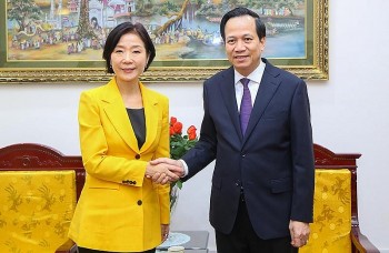 de nghi han quoc tiep tuc tang han ngach tiep nhan lao dong viet nam