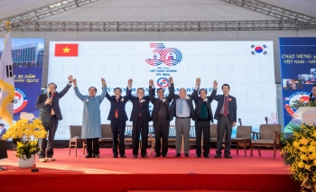 30 nam quan he viet nam han quoc qua con mat cua cac cuu dai su hai nuoc