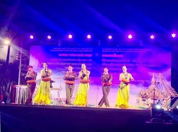 truyen tai tinh yeu dat nuoc va tinh huu nghi qua dem nghe thuat huong sac viet nam va tinh doan ket huu nghi viet lao