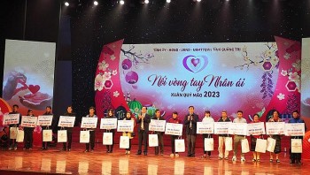 quang tri tiep nhan hon 30 ty dong qua chuong trinh noi vong tay nhan ai xuan quy mao nam 2023