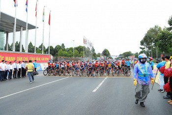 giai xe dap quoc te truyen hinh binh duong 2023 cup number 1 va suc nong ngay chang dau tien