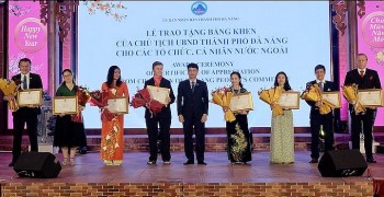 da nang gap mat tri an cong dong nguoi nuoc ngoai nhan dip tet nguyen dan quy mao