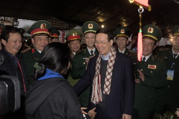 thuong truc ban bi thu chuc tet can bo chien si bo doi bien phong va dong bao mien cao a luoi