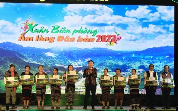 thuong truc ban bi thu tham du chuong trinh xuan bien phong am long dan ban nam 2023