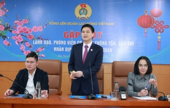 tran tro ve uoc mo dua con di khai giang cua nguoi me cong nhan